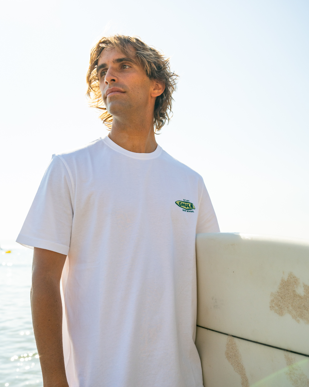T-Shirt Surf School CHULÉ - Design português sustentável com cores do verão