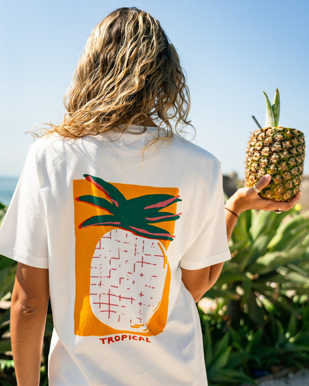 T-shirts Tropical Ananas CHULÉ - Design português sustentável celebrando o verão